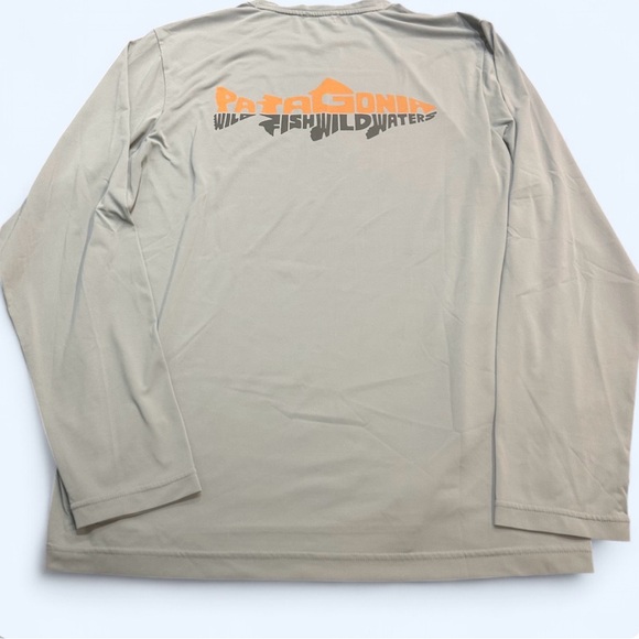 Patagonia Green Men's Size Medium Long-Sleeved Capilene Cool Daily Fish Top - Picture 2 of 5